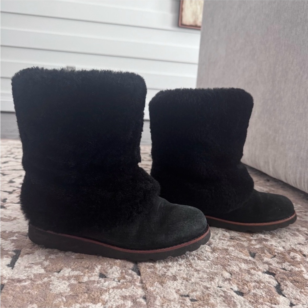 UGG Black Boots EUC - Picture 5 of 10